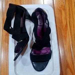 Tahari shoes